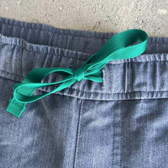 EUC Figs gray scrub bottoms - Picture 4 of 16